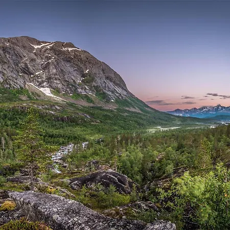 Stunning In With House A Mountain View Feriehus *