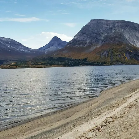 Feriehus Stunning In With House A Mountain View Engan